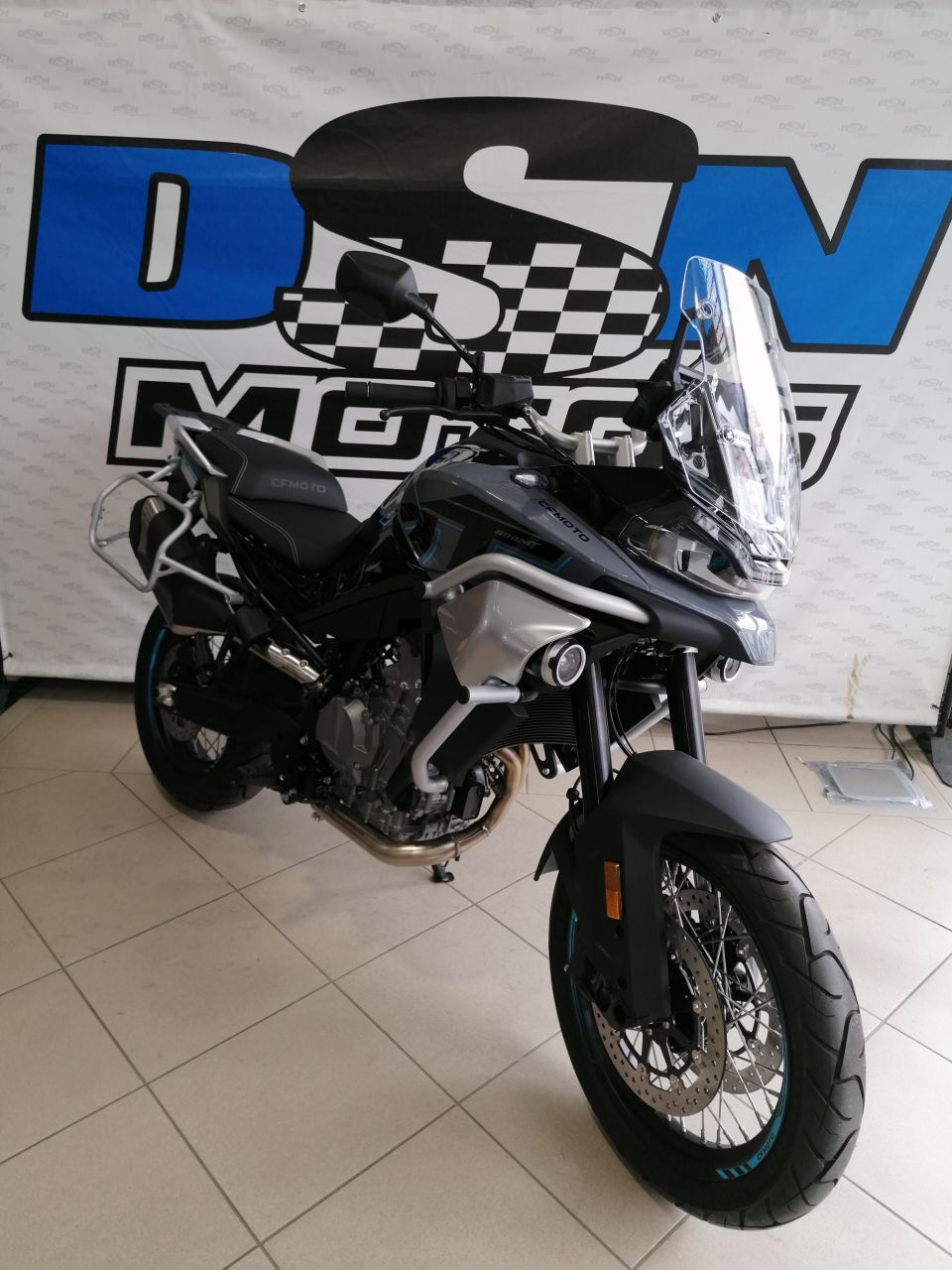 CF MOTO MT 800 4