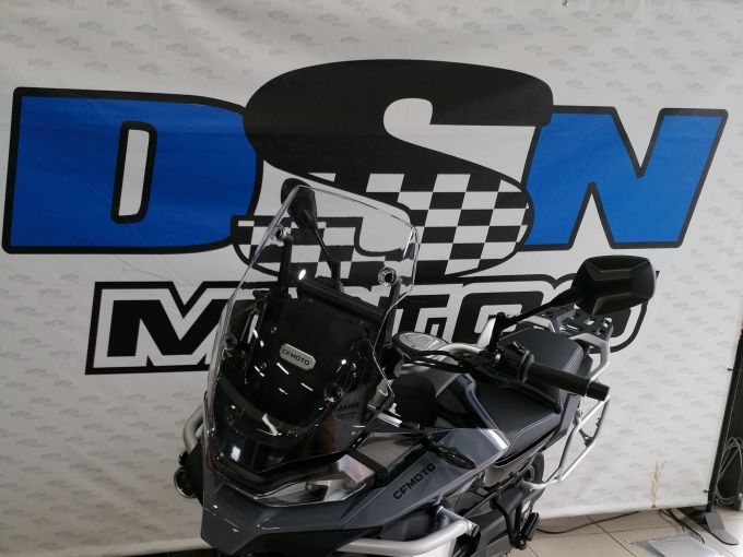 CF MOTO MT 800 4