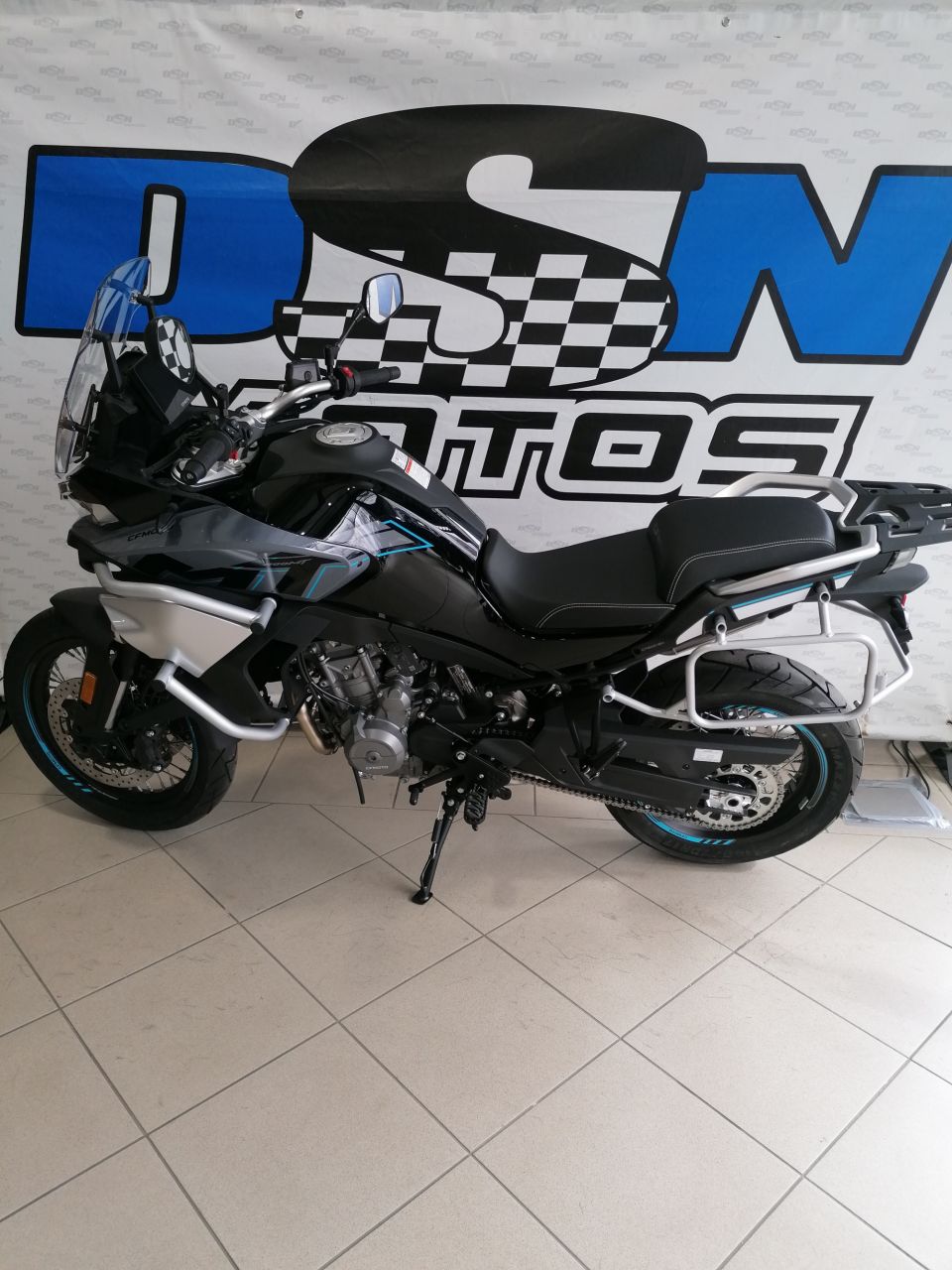 CF MOTO MT 800 4