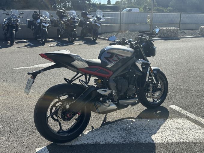 TRIUMPH STREET TRIPLE 765 RS 4