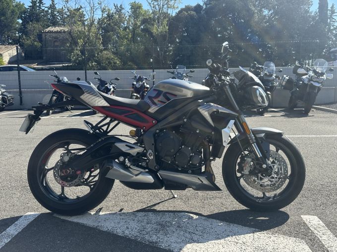TRIUMPH STREET TRIPLE 765 RS 4