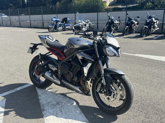 TRIUMPH STREET TRIPLE 765 RS 4