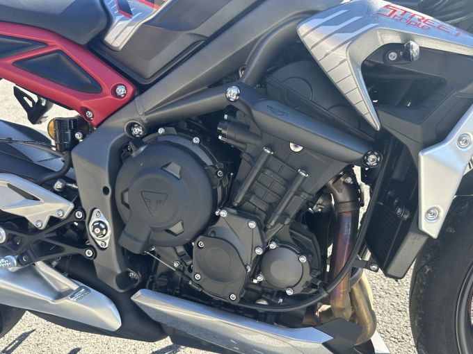 TRIUMPH STREET TRIPLE 765 RS 4