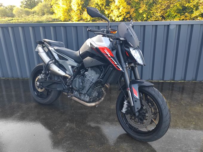 KTM 790 DUKE 4