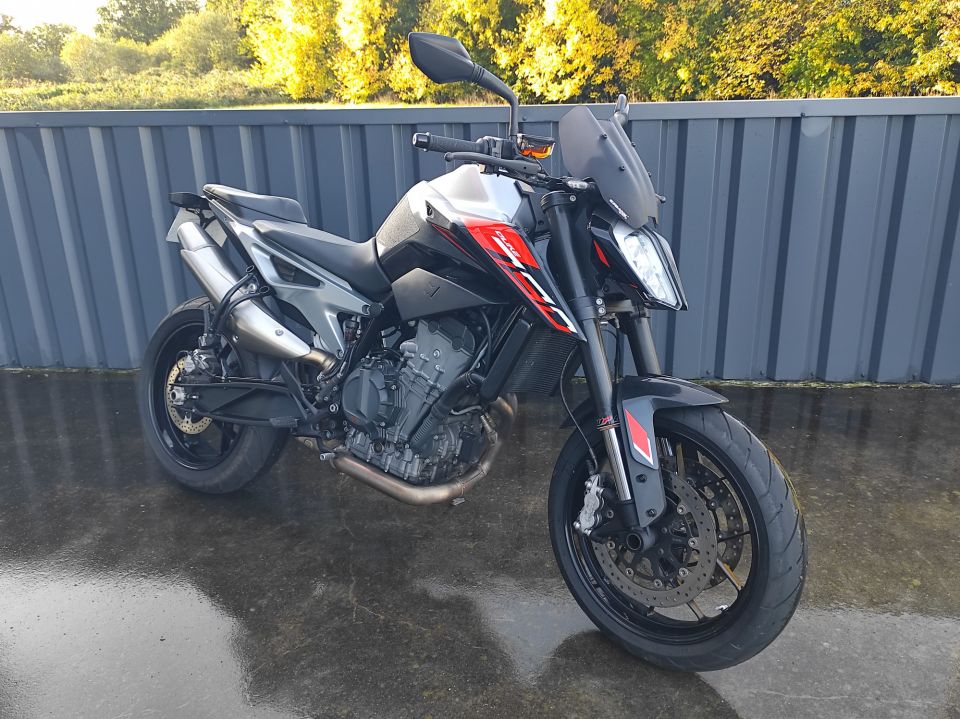 KTM 790 DUKE 4