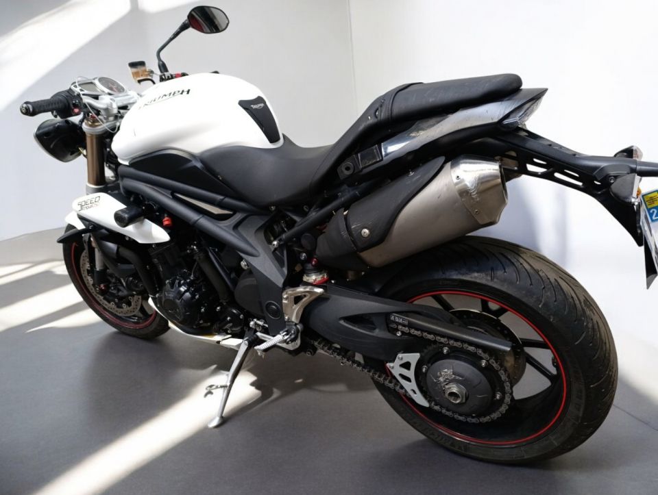TRIUMPH SPEED TRIPLE 1050 4