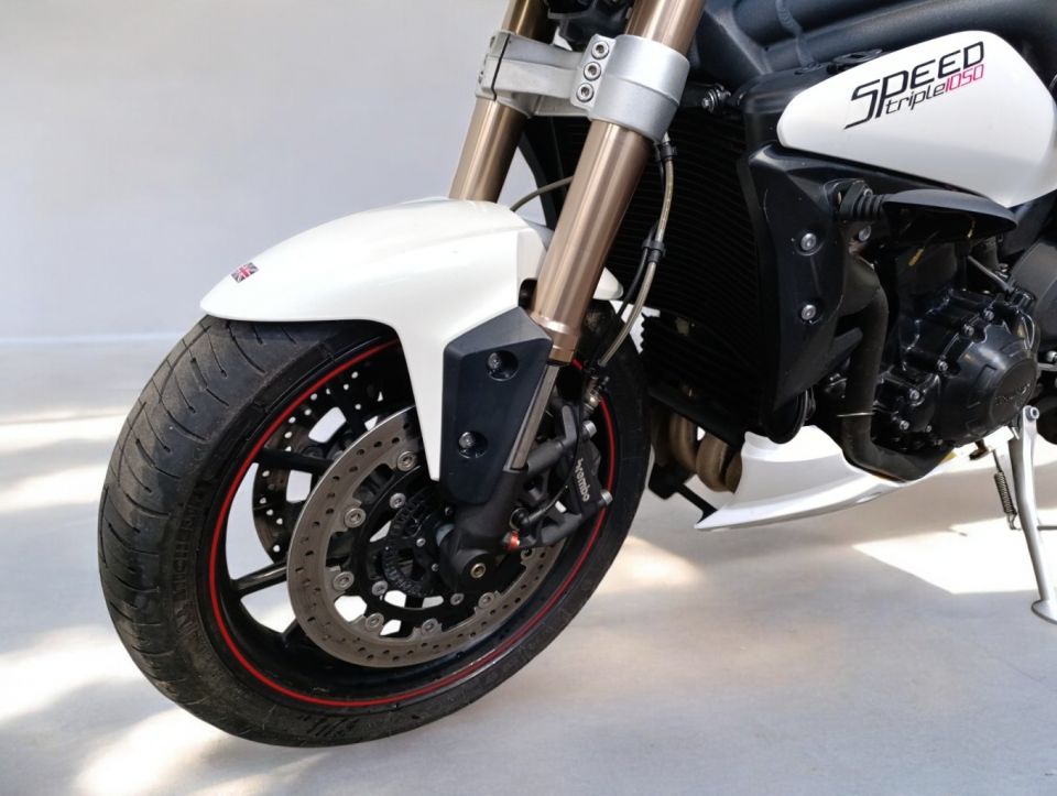 TRIUMPH SPEED TRIPLE 1050 4