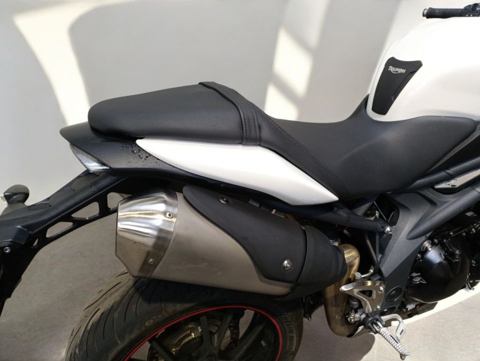 TRIUMPH SPEED TRIPLE 1050 4