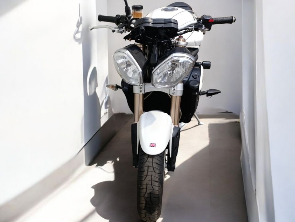 TRIUMPH SPEED TRIPLE 1050 4