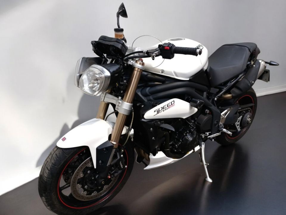 TRIUMPH SPEED TRIPLE 1050 4