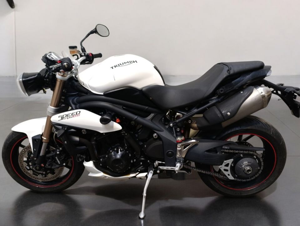 TRIUMPH SPEED TRIPLE 1050 4