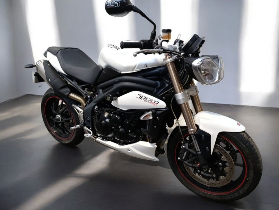 TRIUMPH SPEED TRIPLE 1050 4