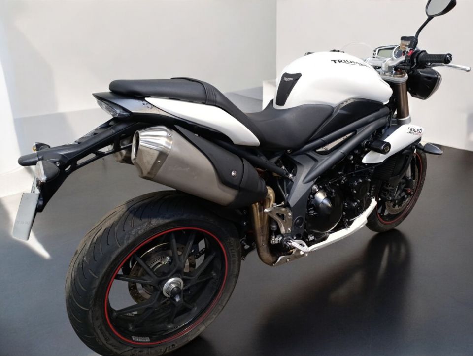 TRIUMPH SPEED TRIPLE 1050 4