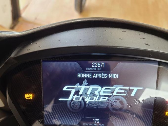 TRIUMPH STREET TRIPLE 765 RS 4