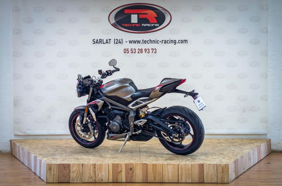 TRIUMPH STREET TRIPLE 765 RS 4