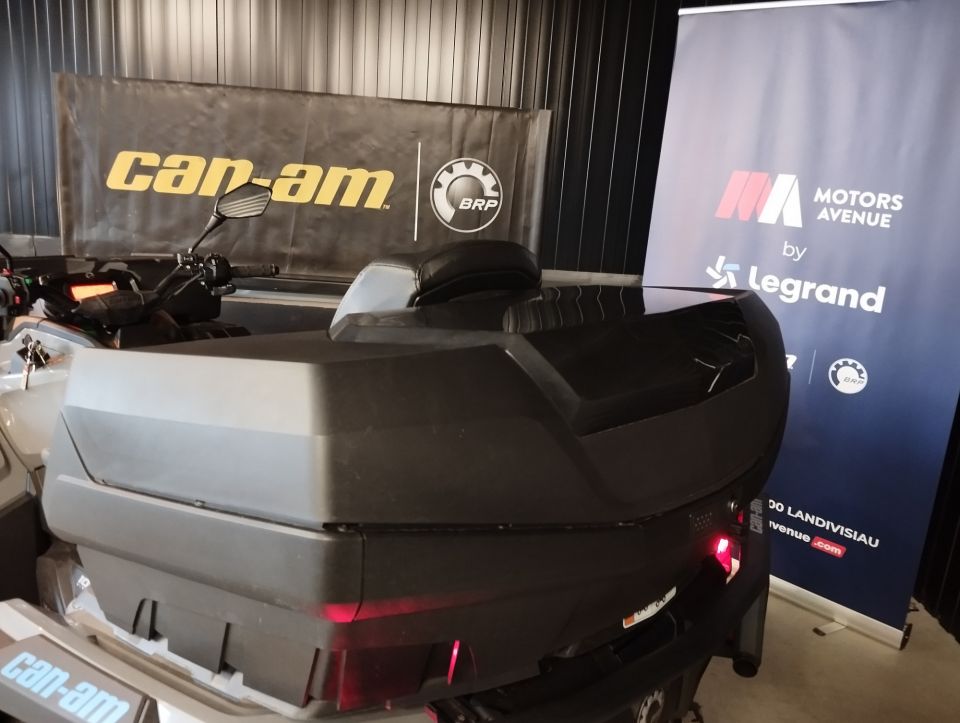 CAN-AM OUTLAN1000MAXT3 4