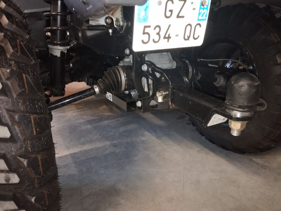 CAN-AM OUTLAN1000MAXT3 4