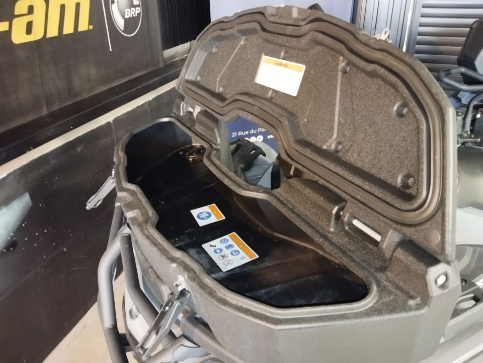 CAN-AM OUTLAN1000MAXT3 4