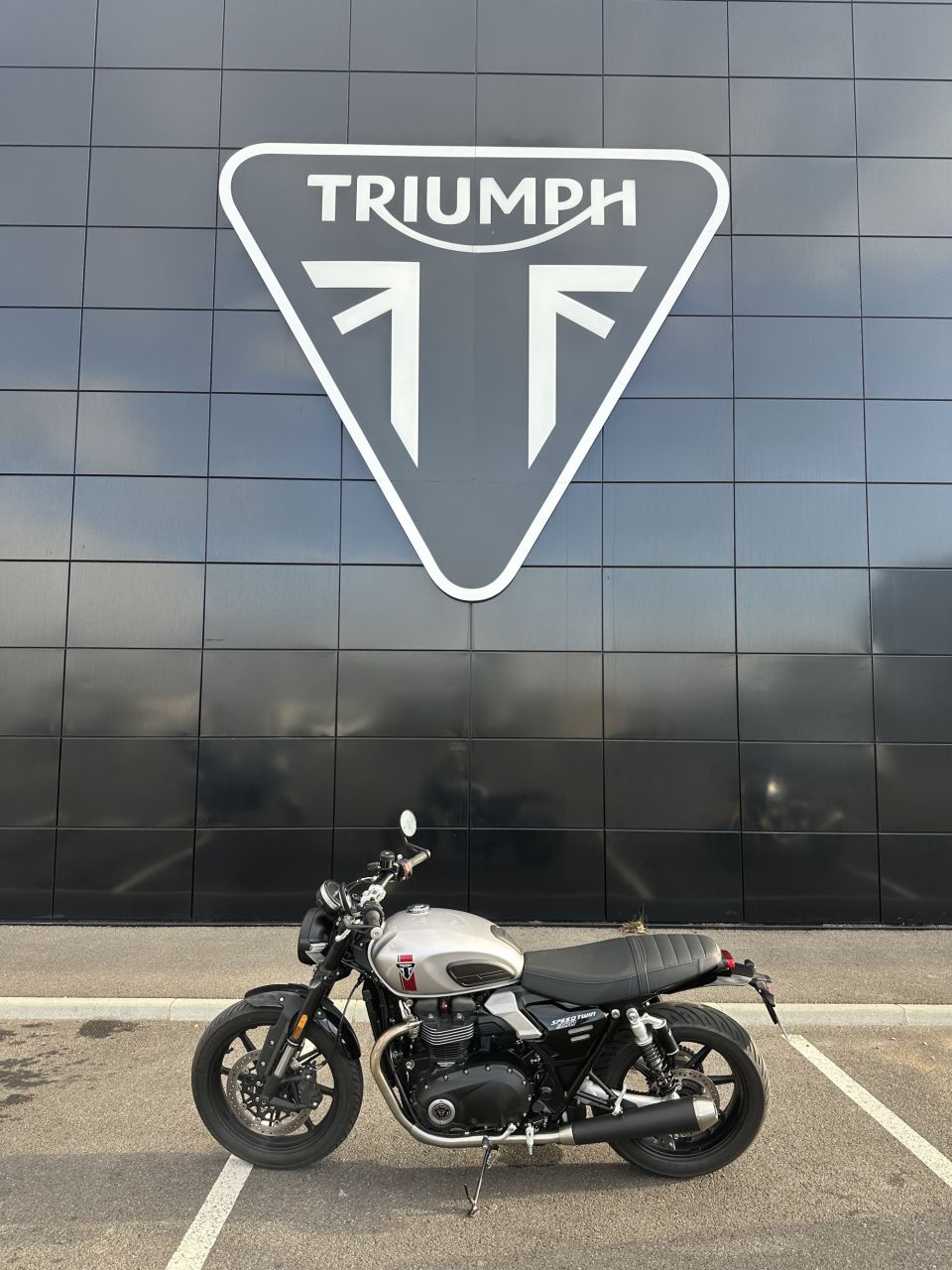 TRIUMPH SPEED TWIN 900 4
