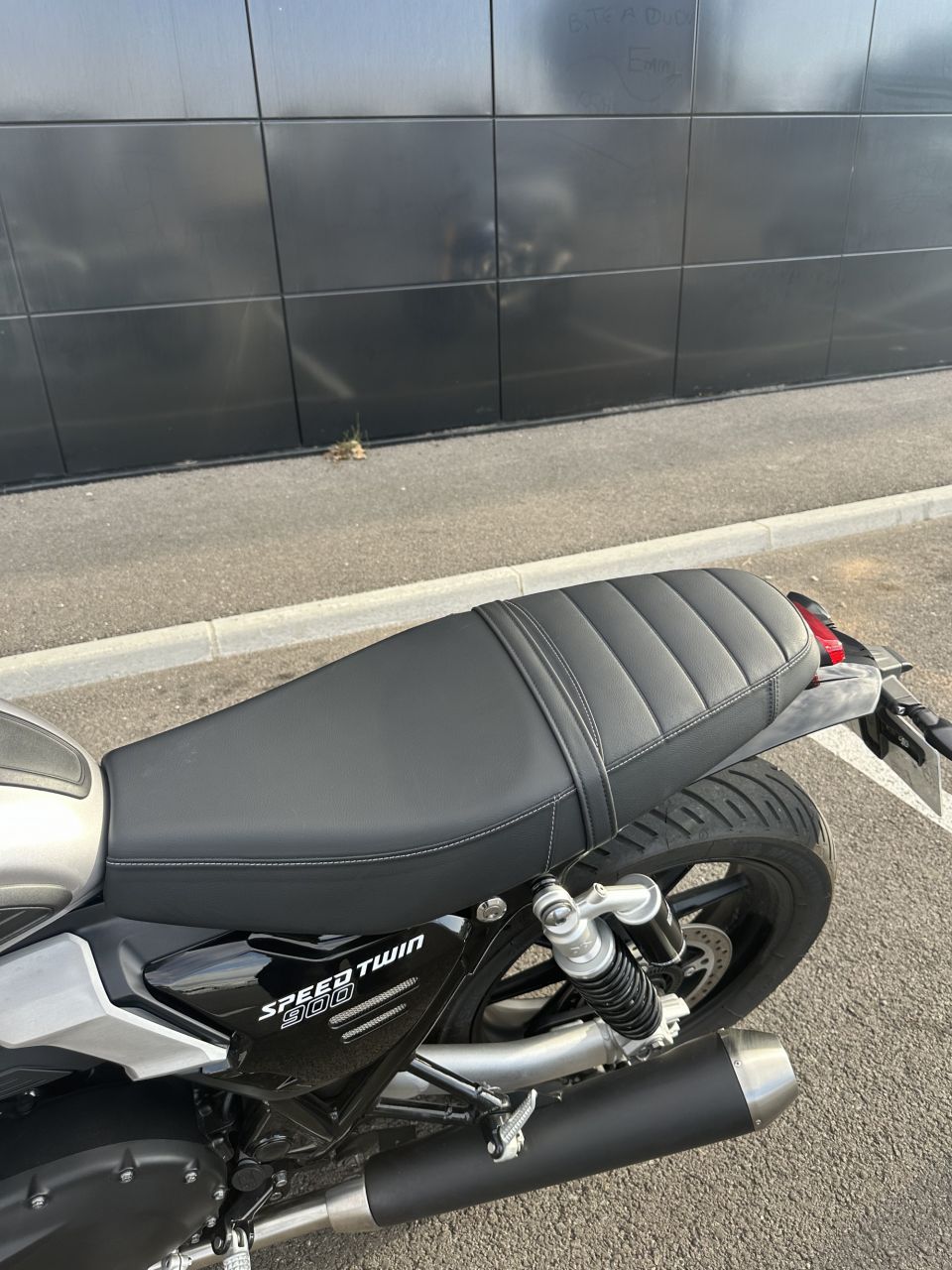 TRIUMPH SPEED TWIN 900 4