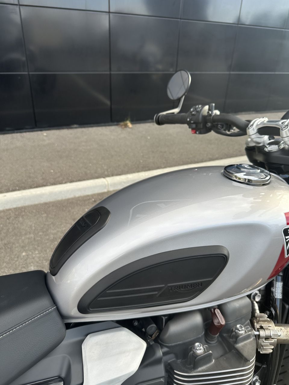 TRIUMPH SPEED TWIN 900 4