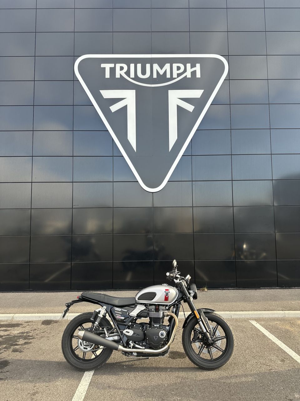 TRIUMPH SPEED TWIN 900 4