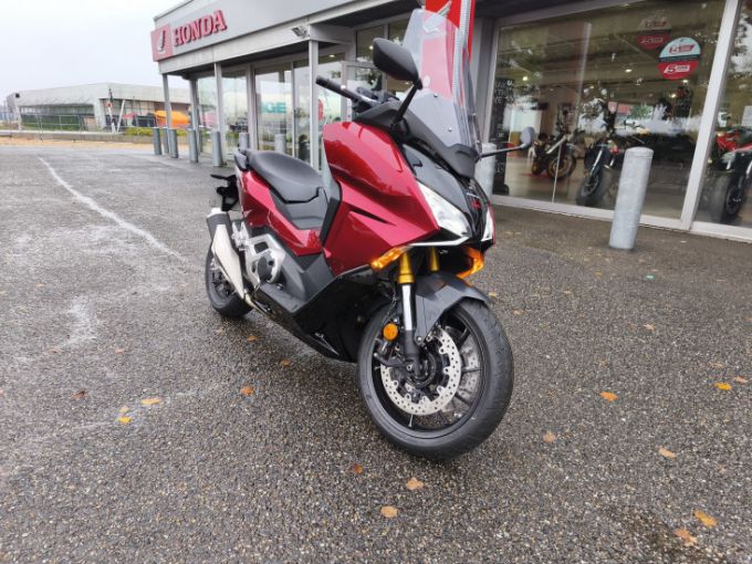 HONDA FORZA 750 4
