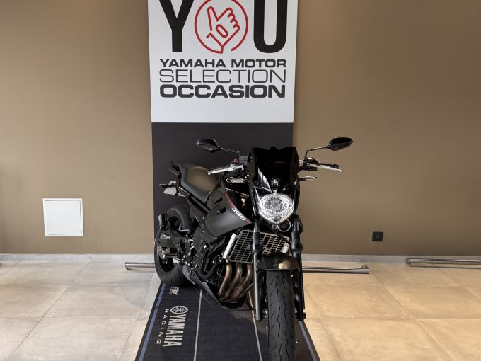 YAMAHA XJ6-N 4