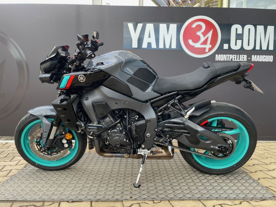 YAMAHA MT-10 4