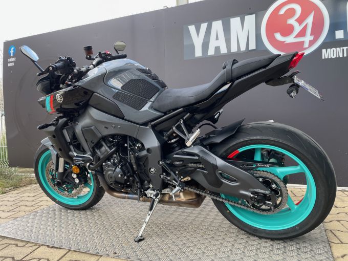 YAMAHA MT-10 4