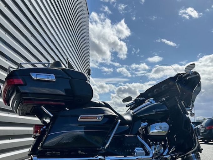 HARLEY-DAVIDSON TOURING ULTRA LIMITED 1700 4