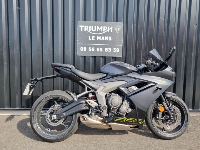 TRIUMPH 	DAYTONA 660 4