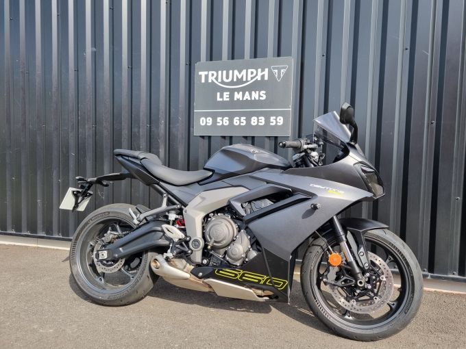 TRIUMPH 	DAYTONA 660 4