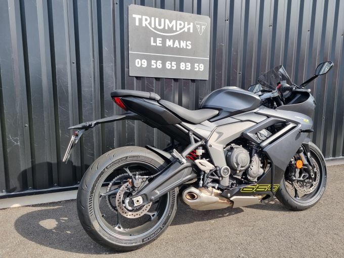 TRIUMPH 	DAYTONA 660 4