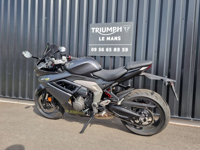 TRIUMPH 	DAYTONA 660 4