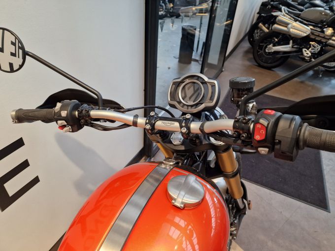 TRIUMPH SCRAMBLER 1200 XE 4