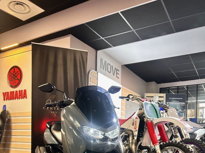 YAMAHA NMAX 125 4