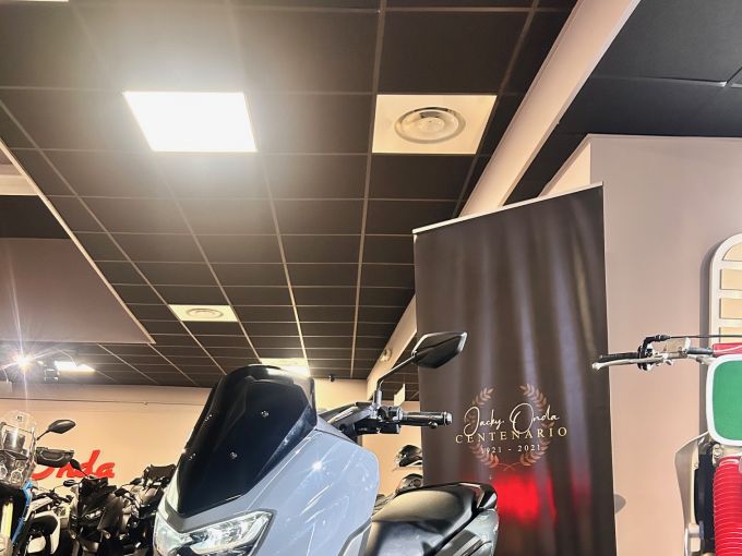 YAMAHA NMAX 125 4