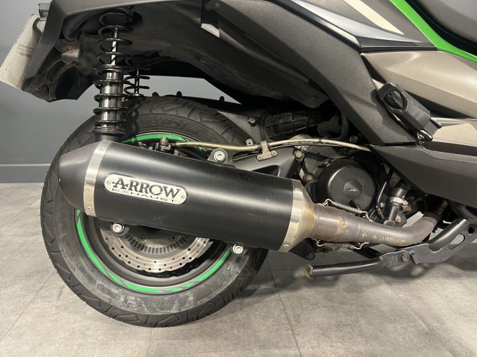 KAWASAKI J300 4