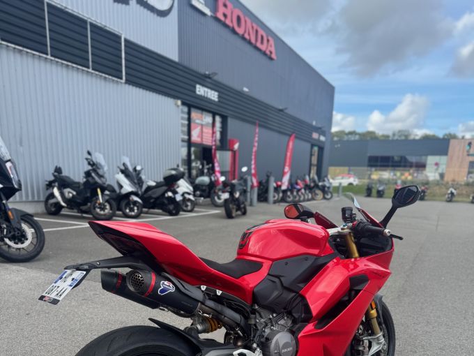 DUCATI PANIGALE V2 S 4