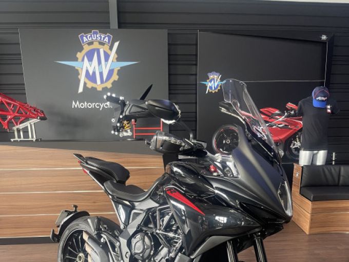 MV AGUSTA TURISMO VELOCE RUSSO 800 4