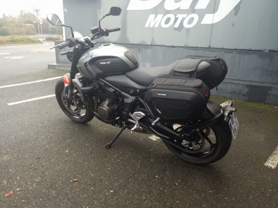 TRIUMPH TRIDENT 660 4