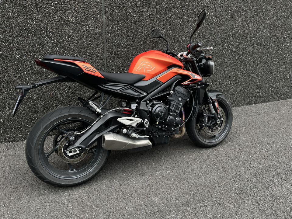 TRIUMPH STREET TRIPLE 765 R 4