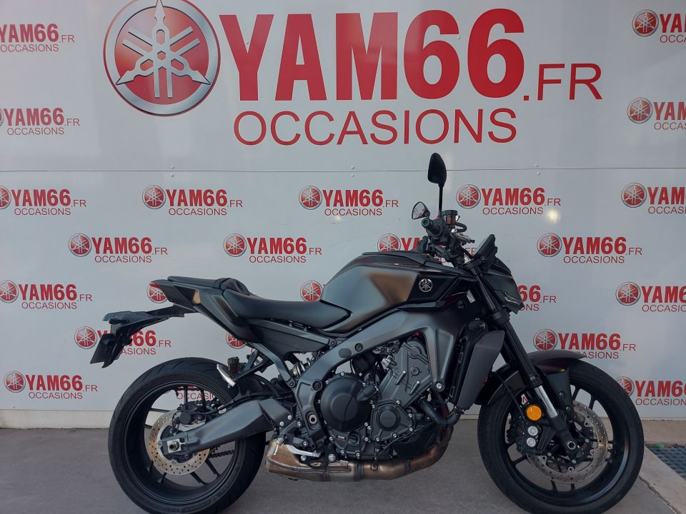 YAMAHA MT-09 4