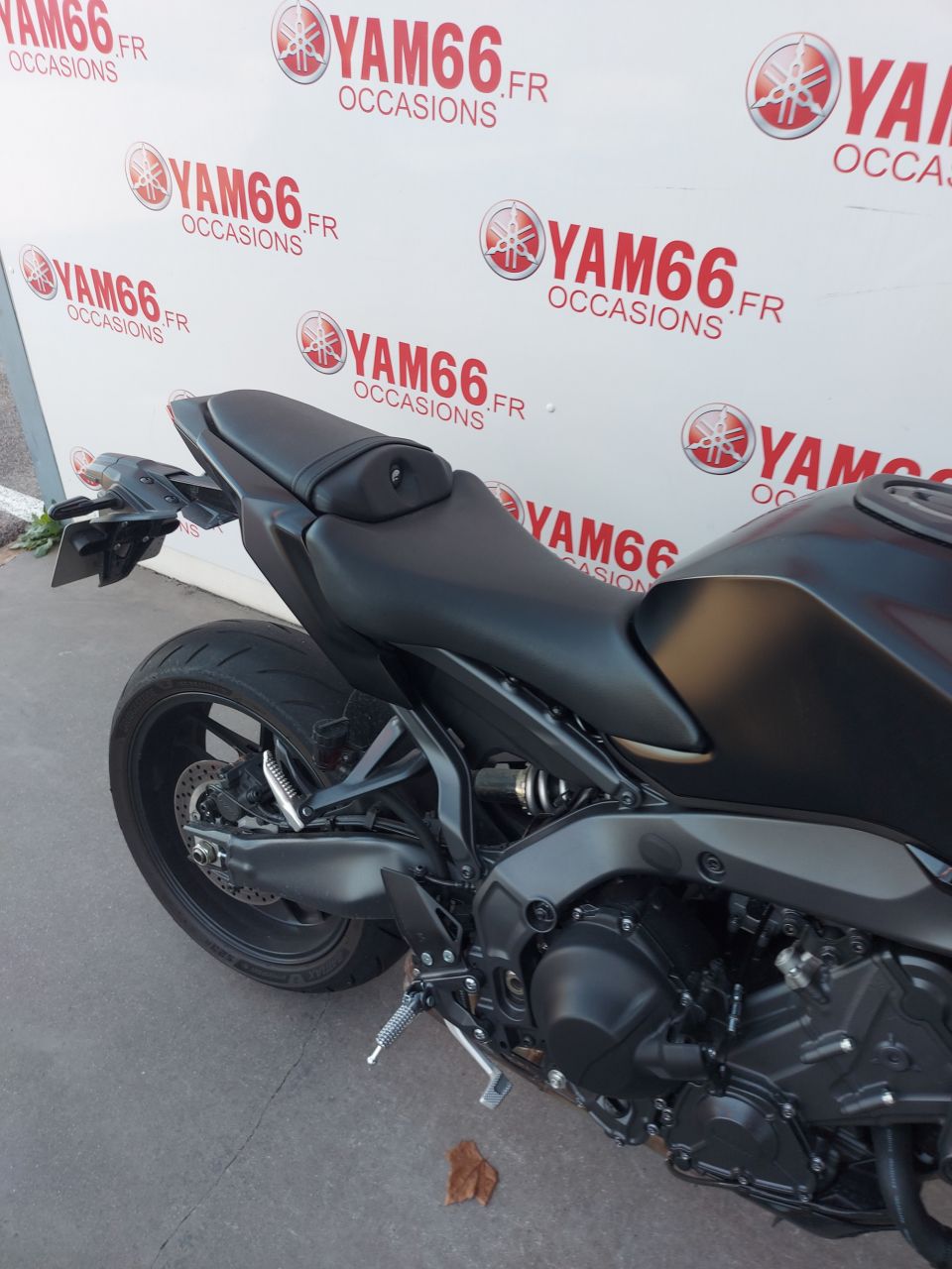 YAMAHA MT-09 4