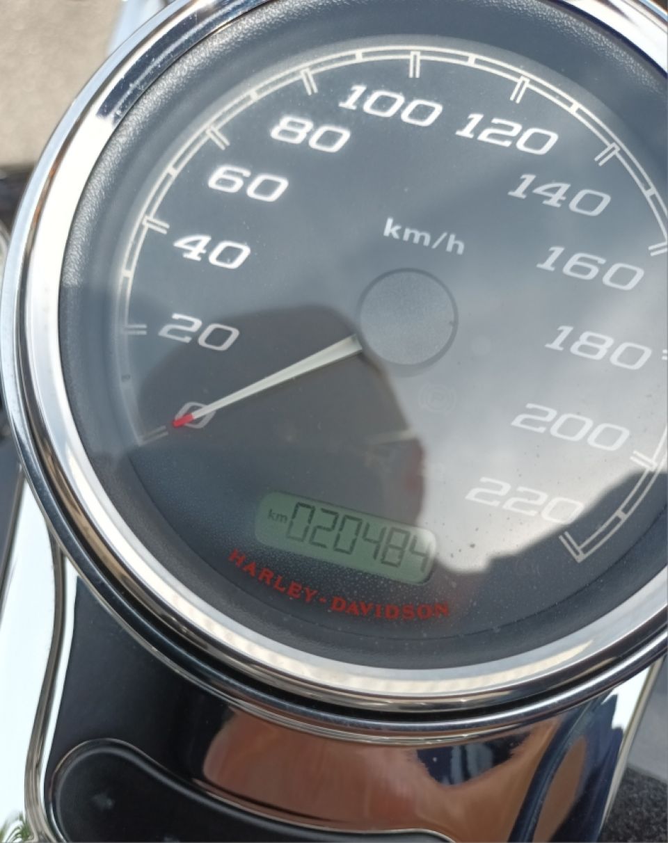 HARLEY-DAVIDSON TRIKE FREEWHEELER 1745 4