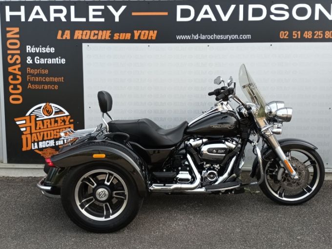 HARLEY-DAVIDSON TRIKE FREEWHEELER 1745 4