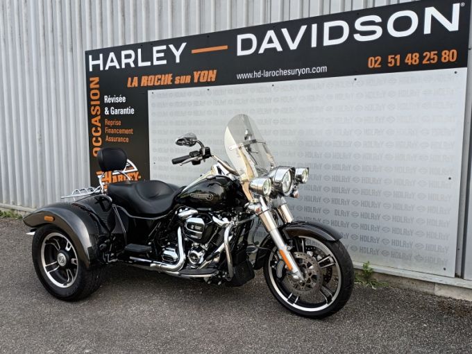 HARLEY-DAVIDSON TRIKE FREEWHEELER 1745 4
