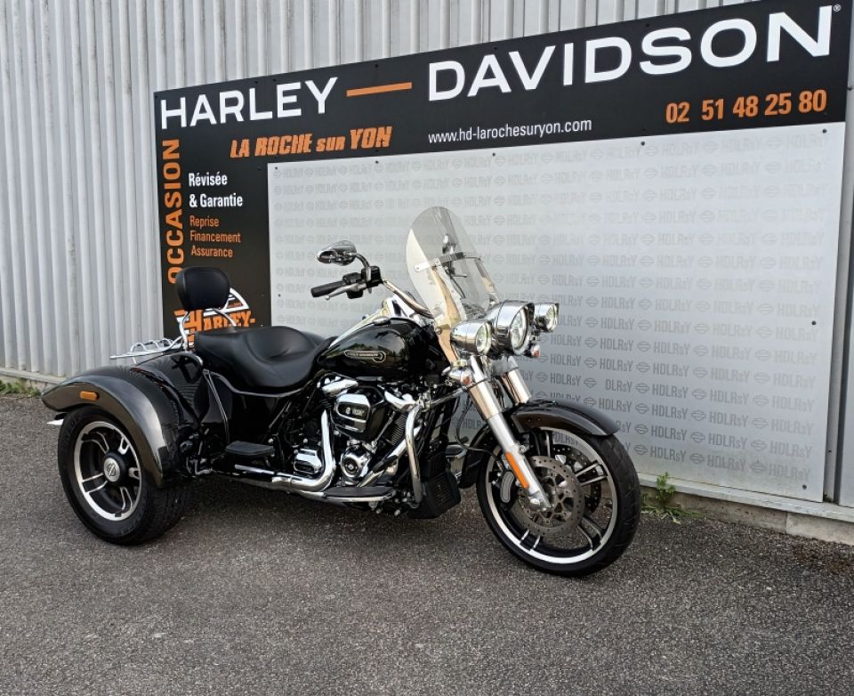 HARLEY-DAVIDSON TRIKE FREEWHEELER 1745 4