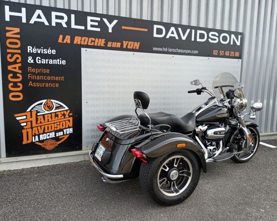 HARLEY-DAVIDSON TRIKE FREEWHEELER 1745 4